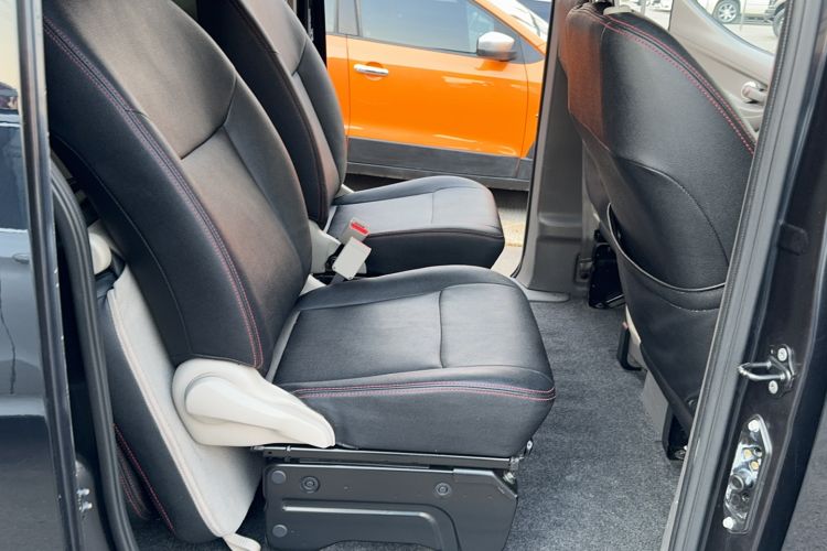 Used Nissan NV200 2014 1.6L CVT Zunya Model China IV Standard Interior 3