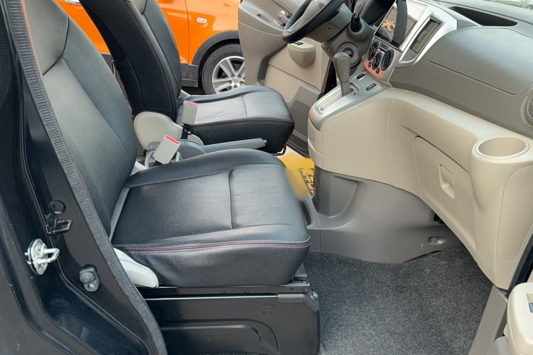 Used Nissan NV200 2014 1.6L CVT Zunya Model China IV Standard Interior 4
