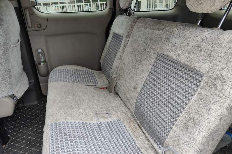 Used Nissan NV200 2014 1.6L CVT Luxury Model China IV Standard Left Rear Seat