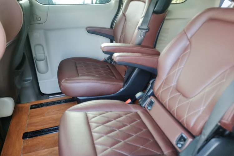 Used Nissan NV200 2014 1.6L CVT Luxury Model China IV Standard Left Rear Seat
