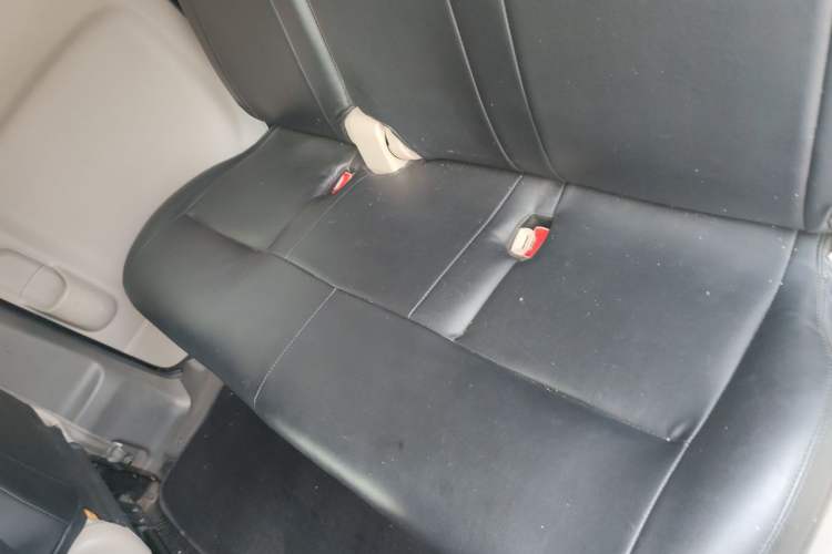 Used Nissan NV200 2014 1.6L CVT Luxury Model China IV Standard Left Rear Seat