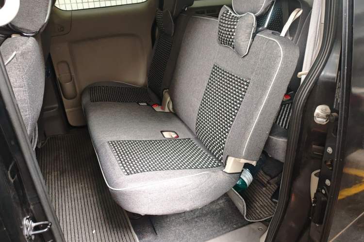 Used Nissan NV200 2014 1.6L CVT Zunya Model China IV Standard Left Rear Seat