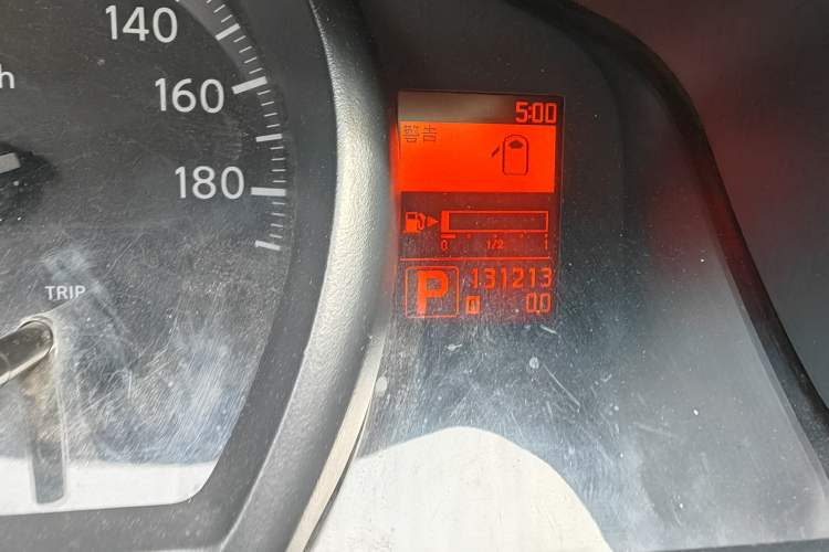 Used Nissan NV200 2014 1.6L CVT Luxury Edition China V Standard Odometer Close Up
