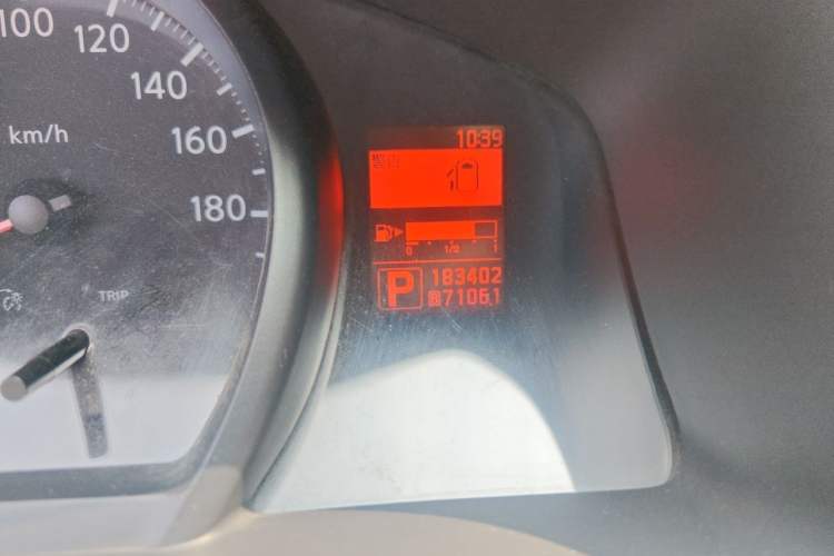 Used Nissan NV200 2014 1.6L CVT Luxury Model China IV Standard Odometer Close Up