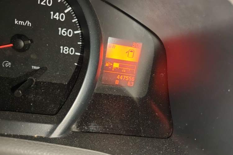 Used Nissan NV200 2014 1.6L Manual Luxury Model China V Standard Odometer Close Up