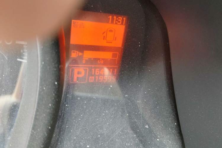 Used Nissan NV200 2014 1.6L CVT Luxury Model China IV Standard Odometer Close Up