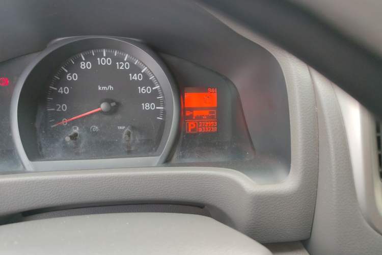 Used Nissan NV200 2014 1.6L CVT Luxury Model China IV Standard Odometer Close Up