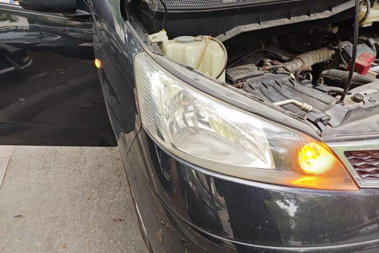 Used Nissan NV200 2014 1.6L CVT Zunya Trim China V Standard Right Front Headlight