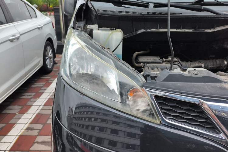 Used Nissan NV200 2014 1.6L CVT Luxury Model China V Standard Right Front Headlight