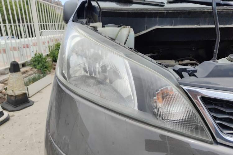 Used Nissan NV200 2014 1.6L CVT Luxury Model China IV Standard Right Front Headlight