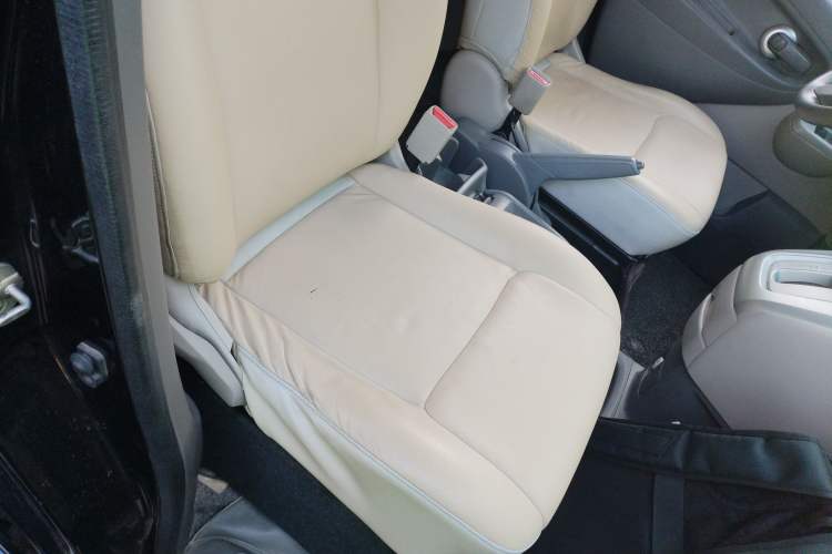 Used Nissan NV200 2014 1.6L CVT Luxury Model China IV Standard Right Front Seat