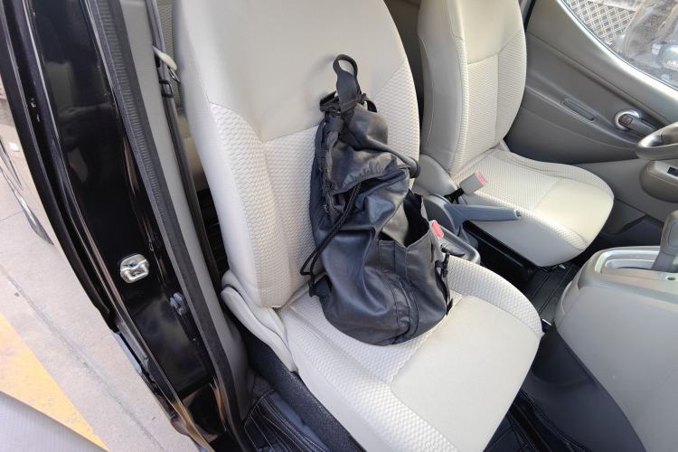 Used Nissan NV200 2014 1.6L CVT Luxury Model China IV Standard Right Front Seat