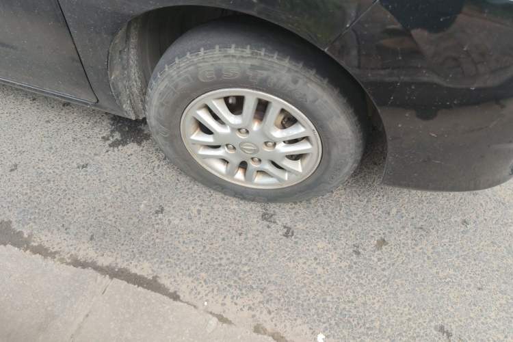 Used Nissan NV200 2014 1.6L CVT Luxury Model China IV Standard Right Front Wheel Hub