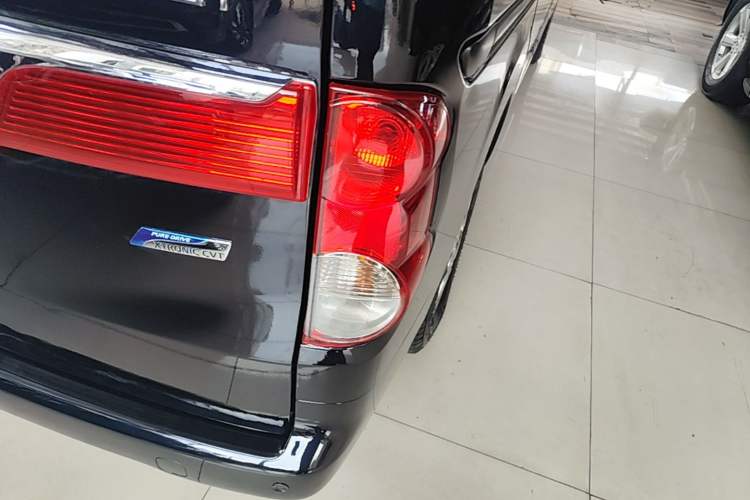 Used Nissan NV200 2014 1.6L CVT Zunya Model China IV Standard Right Rear Taillight