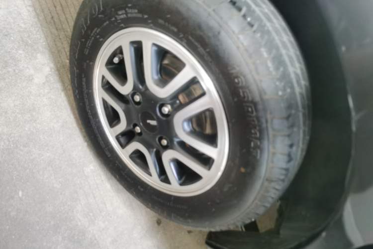 Used Nissan NV200 2014 1.6L CVT Luxury Model China IV Standard Right Rear Wheel Hub