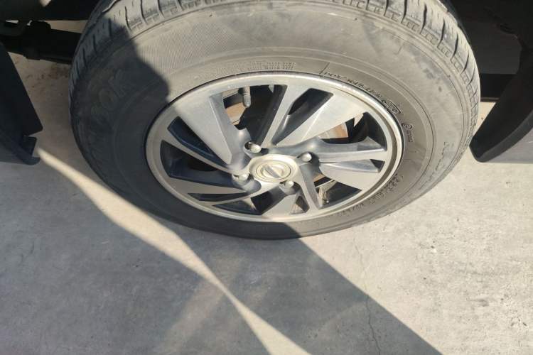 Used Nissan NV200 2014 1.6L CVT Luxury Model China IV Standard Right Rear Wheel Hub