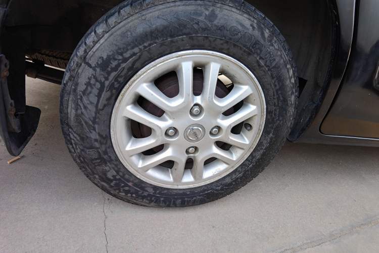 Used Nissan NV200 2014 1.6L CVT Luxury Model China IV Standard Right Rear Wheel Hub