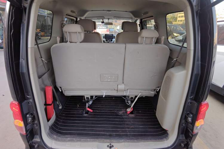 Used Nissan NV200 2014 1.6L CVT Luxury Model China IV Standard Trunk