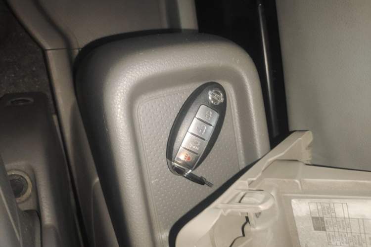 Used Nissan NV200 2014 1.6L CVT Zunya Model China IV Standard Vehicle Key