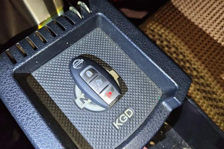 Used Nissan NV200 2014 1.6L Manual Luxury Model China V Standard Vehicle Key