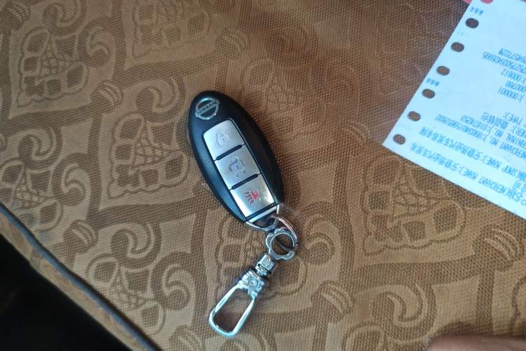 Used Nissan NV200 2014 1.6L CVT Luxury Model China IV Standard Vehicle Key