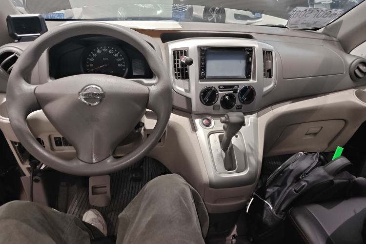Used Nissan NV200 2014 1.6L CVT Luxury Model China IV Standard Center Console
