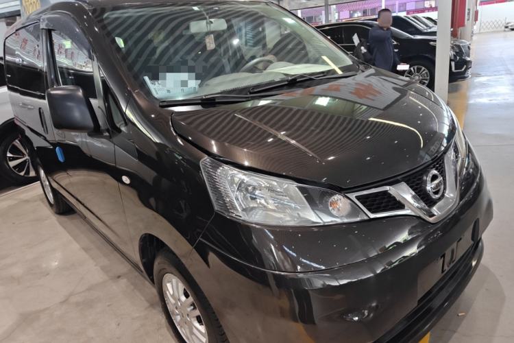 Used Nissan NV200 2014 1.6L CVT Luxury Model China IV Standard Front Right 45 Deg