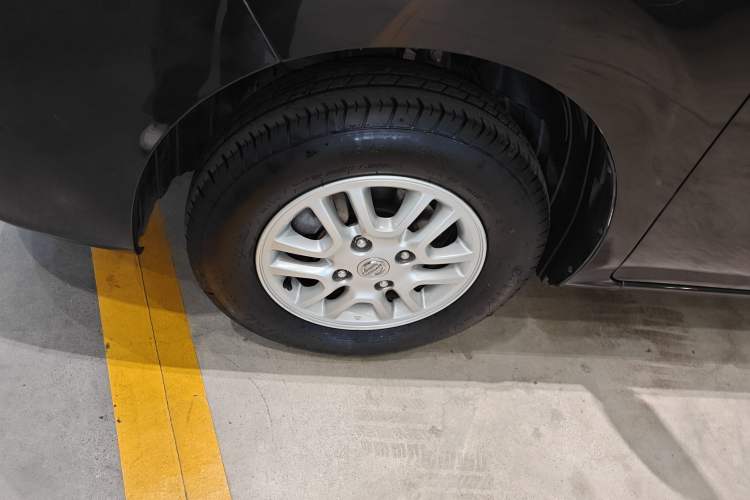 Used Nissan NV200 2014 1.6L CVT Luxury Model China IV Standard Left Front Wheel Hub
