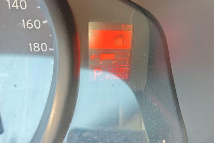 Used Nissan NV200 2014 1.6L CVT Luxury Model China V Standard Odometer Close Up