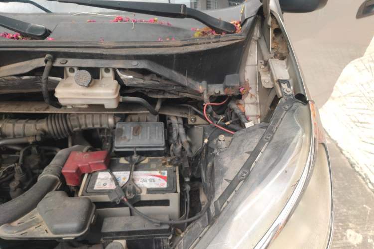 Used Nissan NV200 2014 1.6L Manual Luxury Model China IV Standard Engine Bay Left
