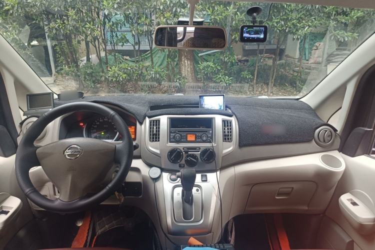 Used Nissan NV200 2014 1.6L CVT Luxury Model China IV Standard Center Console