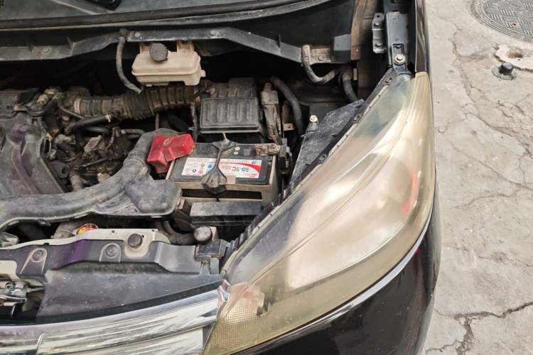 Used Nissan NV200 2014 1.6L CVT Zunya Model China IV Standard Engine Bay Left