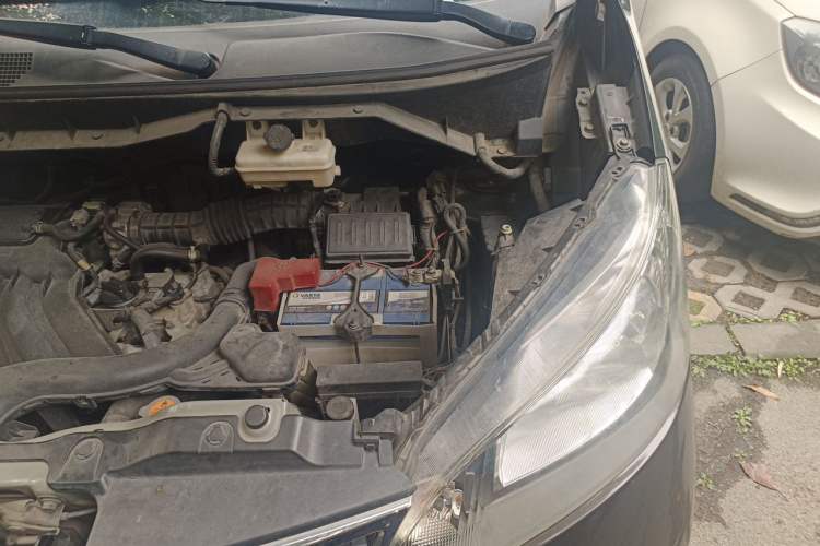 Used Nissan NV200 2014 1.6L CVT Luxury Model China IV Standard Engine Bay Left