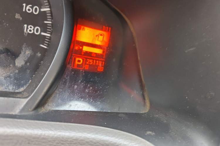 Used Nissan NV200 2014 1.6L CVT Luxury Model China V Standard Odometer Close Up