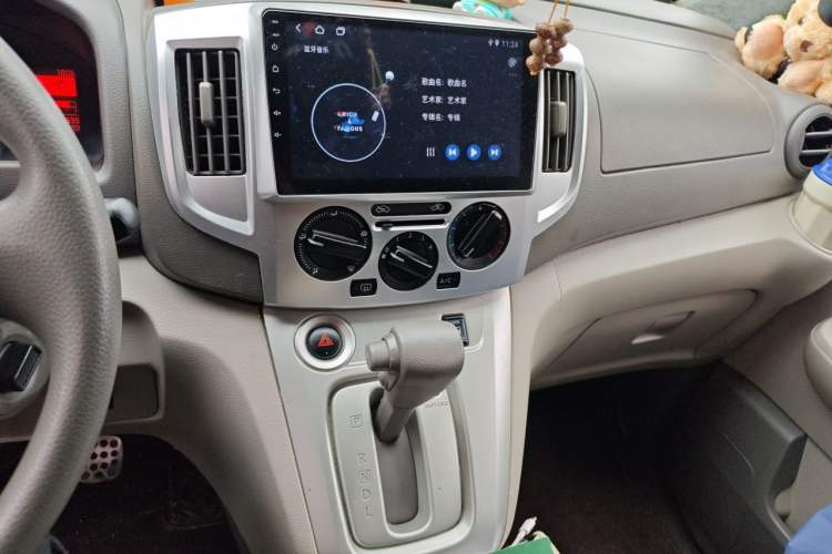 Used Nissan NV200 2014 1.6L CVT Zunya Model China IV Standard Audio And AC Panel