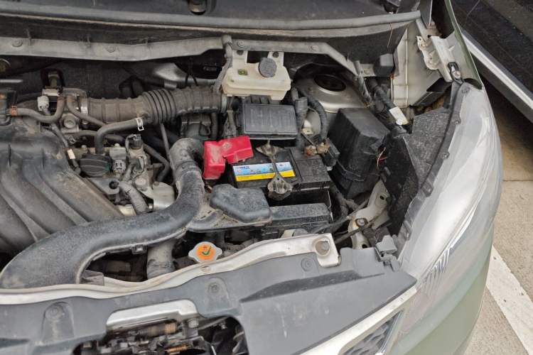 Used Nissan NV200 2014 1.6L CVT Zunya Model China IV Standard Engine Bay Left