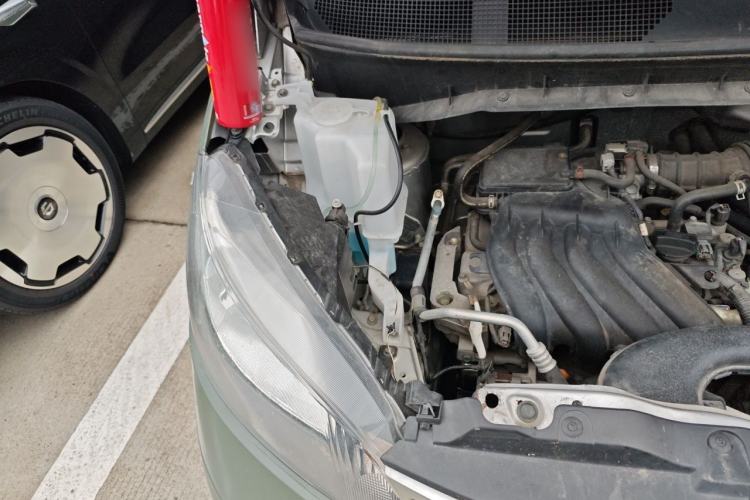 Used Nissan NV200 2014 1.6L CVT Zunya Model China IV Standard Engine Bay Right