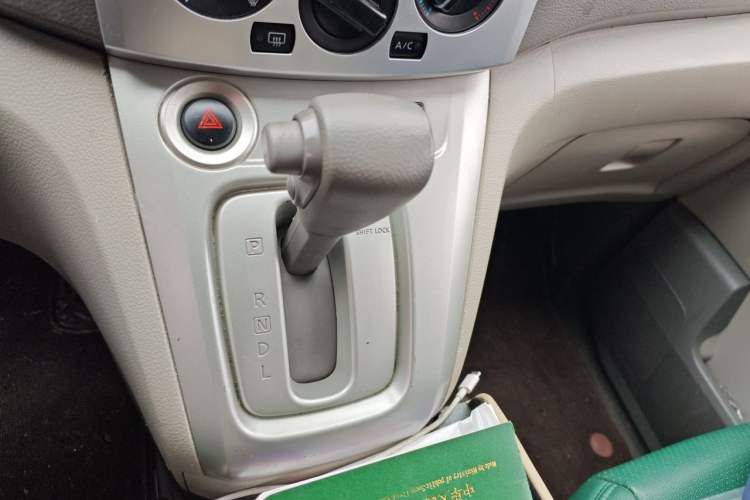 Used Nissan NV200 2014 1.6L CVT Zunya Model China IV Standard Gear Lever