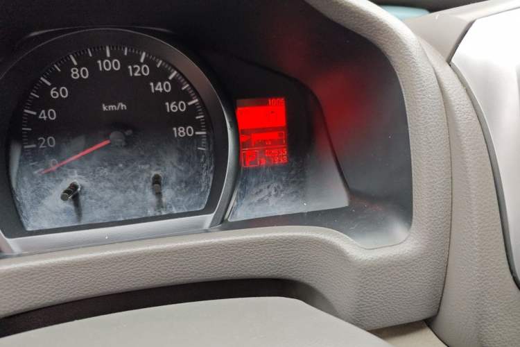 Used Nissan NV200 2014 1.6L CVT Zunya Model China IV Standard Odometer Close Up