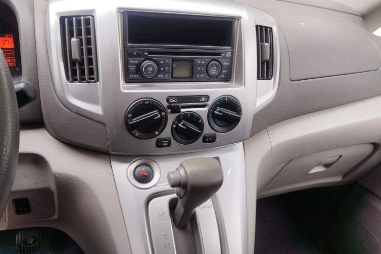 Used Nissan NV200 2014 1.6L CVT Luxury Edition China V Standard Audio And AC Panel
