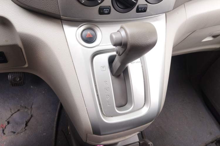 Used Nissan NV200 2014 1.6L CVT Luxury Edition China V Standard Gear Lever
