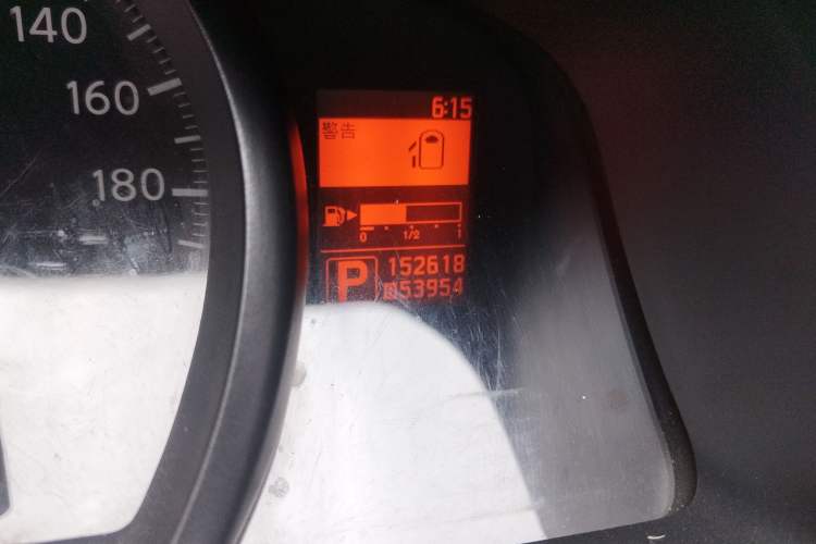 Used Nissan NV200 2014 1.6L CVT Luxury Edition China V Standard Odometer Close Up