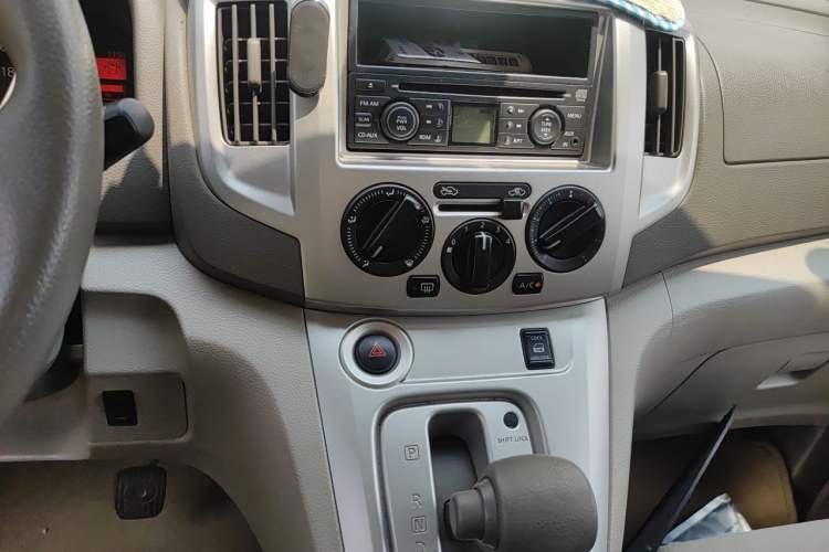 Used Nissan NV200 2014 1.6L CVT Zunya Trim China V Standard Audio And AC Panel