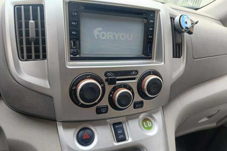 Used Nissan NV200 2014 1.6L Manual Luxury Model China IV Standard Audio And AC Panel
