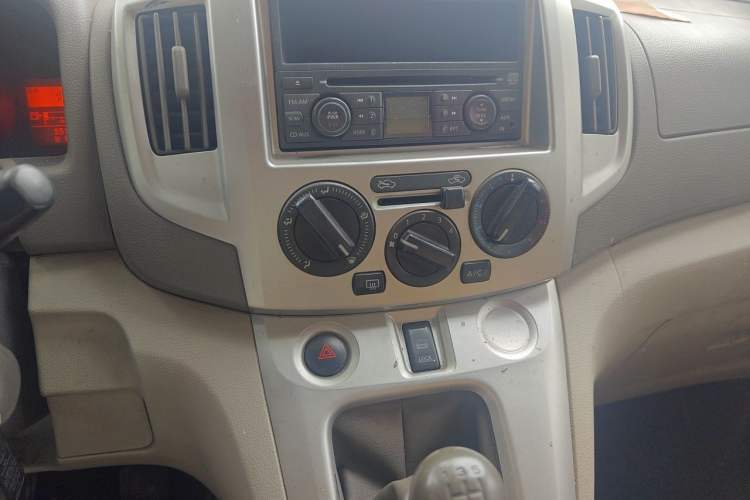 Used Nissan NV200 2014 1.6L Manual Luxury Model China V Standard Audio And AC Panel