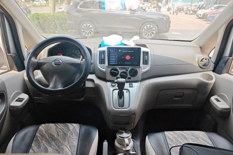 Used Nissan NV200 2014 1.6L CVT Luxury Model China IV Standard Center Console