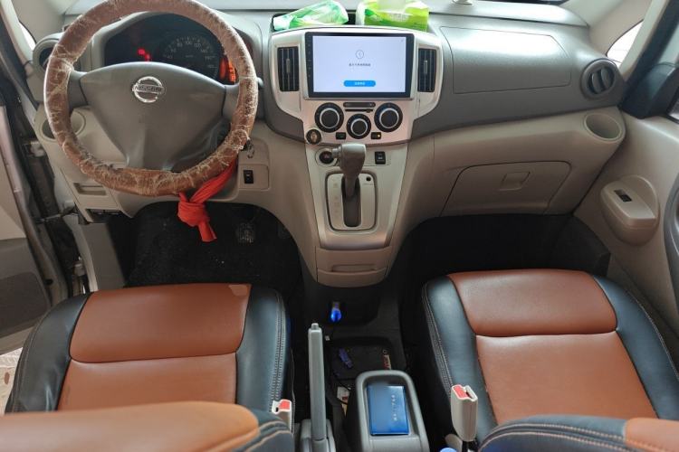 Used Nissan NV200 2014 1.6L CVT Luxury Model China IV Standard Center Console