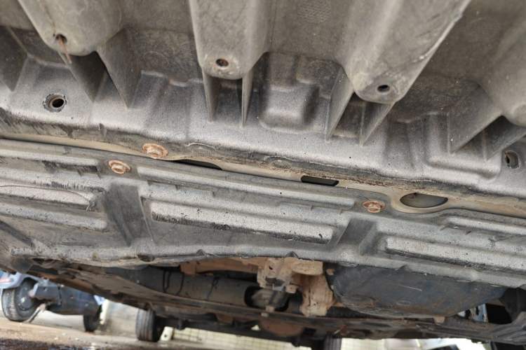 Used Nissan NV200 2014 1.6L CVT Luxury Model China IV Standard Chassis Front