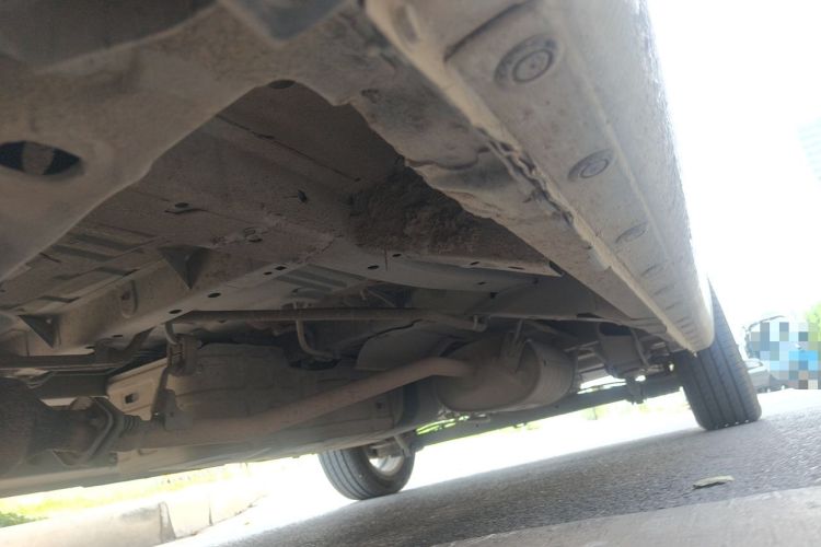 Used Nissan NV200 2014 1.6L CVT Luxury Model China IV Standard Chassis Front Left