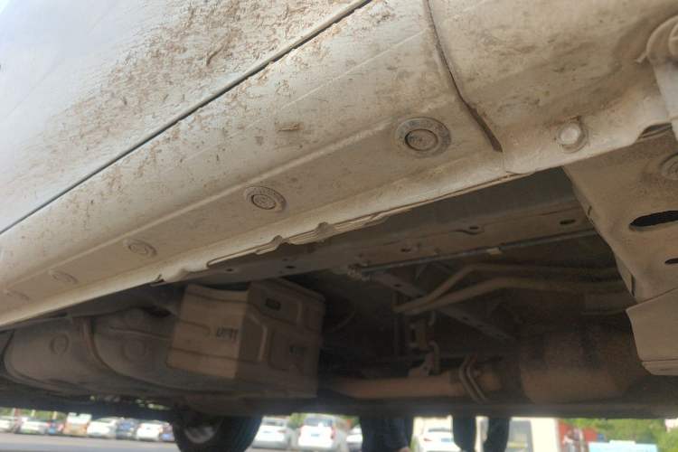 Used Nissan NV200 2014 1.6L CVT Luxury Model China IV Standard Chassis Front Right